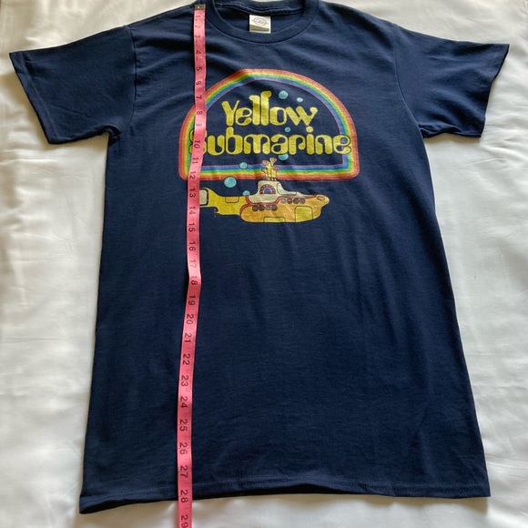 Woman’s Navy Blue T Shirt Yellow Submarines graphic Size S - Picture 3 of 8
